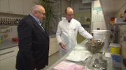 Oliver Bendixen und Michael Uhl, LKA-Sachgebietsleiter Chemie.