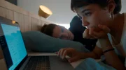 Alma (Carmen Kassovitz) und Alex (Pablo Cobo)