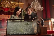 Prinzessin Feodora (Kate Fleetwood, l.) und Prinz Albert (Tom Hughes)