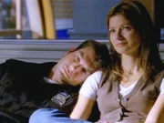 Es war ein schrecklicher, langer Tag in Boston: Gemeinsam versuchen Woody (Jerry O'Connell) und Jordan (Jill Hennessy) die unglaublichen Geschehnisse zu verarbeiten.