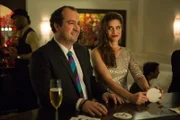 Steve Zissis als Alex Pappas, Amanda Peet als Tina Morris