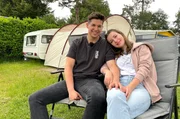 Rabea Kroppen (r) und Yannik Pieper aus Moers auf dem Campingpatz Leukermeer. Rabea Kroppen (r) und Yannik Pieper aus Moers auf dem Campingpatz Leukermeer.