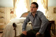 Charlie Cox  (Owen Sleater)