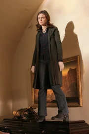 Dr. Brennan (Emily Deschanel)