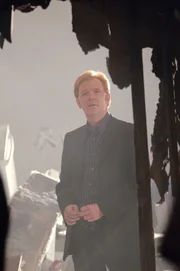 Das Team um Horatio (David Caruso) muss den rätselhaften Tod eines Mannes untersuchen. Die Spuren weisen darauf hin, dass das Opfer mit dem Bau einer Bombe beschäftigt war, die für einen terroristischen Anschlag in Miami eingesetzt werden sollte...