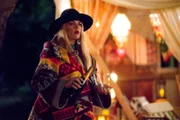 Allison (Busy Philipps)