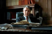 Der serbische Ministerpräsident Zoran Đinđić (Dragan Mićanović) steht vor der komplexen Aufgabe, sein Land nach dem Krieg zu einen.