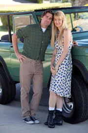 L-R: Levi (Luke Wilson) Amy Jellicoe (Laura Dern)