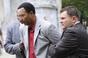 Haben Det. Will Jeffries (Thom Barry, hinten l.) und Det. Nick Vera (Jeremy Ratchford, r.) endlich den Mörder der Lehrerin Laura McKinney gefasst?