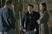 Die Suche nach der Wahrheit über Brennans (Emily Deschanel) Vergangenheit führt sie und Agent Booth (David Boreanaz, M.) zu Vince McVicar (Pat Skipper). Weiss er, was mit Brennans Eltern passiert ist?