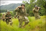 Auf sie wartet ein Höllentrip: (v.l.n.r.) Ronnie (Tom Budge), Robert Leckie (James Badge Dale) und Lou "Chuckler" (Josh Helman) ...