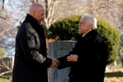 LAW & ORDER: ORGANIZED CRIME -- "Memory Lane" Episode 401 -- Pictured: (l-r) Christopher Meloni as Det. Elliot Stabler, Frank Robles as Older Gentleman.