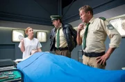 In dieser Familie geht nichts ohne Drama: Jetzt wollen Dorothea und René auch noch ein Kind. (v.l.n.r.): Anna (Janina Uhse), Thomas (Florian David Fitz), Dorothea (Iris Berben), René (Justus von Dohnányi), Stephan (Christoph Maria Herbst) und Elisabeth (Caroline Peters).