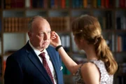 Was ist noch echt an ihrer Ehe? Beate von Prinz (Jeanette Hain) und Staatsanwalt Wolfgang von Prinz (Christian Tasche, l) leben unter einem Dach, aber jeder macht sein Ding.
