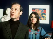 Kommissar Haferkamp (Hansjörg Felmy) ist Petra Koenen (Claudia Amm) durch ein Gespräch mit Petra, der Aufklärung des Mordfalles näher gekommen.