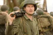 PFC Robert Leckie (James Badge Dale)