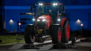 Mirco beim Traktor-Glas Duell