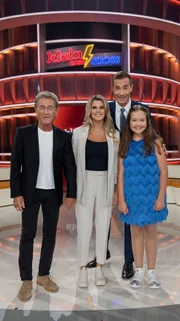 (v. l.) Peter Maffay, Hendrikje Maffay, Moderator Kai Pflaume und Daria