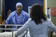 Ein Wettlauf gegen die Zeit beginnt für Ben (Jason George, l.) und Amelia (Caterina Scorsone, r.), während Alex einen Termin im Gericht hat ...