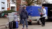 Unterdessen ist bei Sandra und ihrer Familie Teamwork beim Gepäckschleppen gefragt?