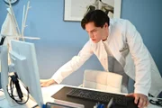 Johannes (Maximilian Schneider) überlegt fieberhaft, wie er weiter vorgehen soll.