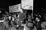 In den 1980er Jahren entwickelt sich der SPD-Kommunalpolitiker Hans Schuierer vom eifrigen Befürworter der Wiederaufbereitungsanlage Wackersdorf zu deren glühendstem Gegner.