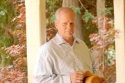 Was weiß Jim (Chris Ellis) über den bisher ungeklärten Todesfall einer Hausfrau aus Philadelphia?