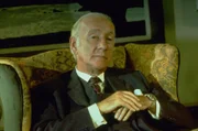 Kittering (Wilfrid Hyde-White)