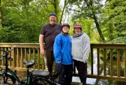 Familie Ruby bei einer Radtour im Münsterland.