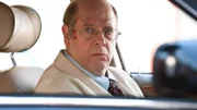 Edwin Adelson (Stephen Tobolowsky) ist auf der Flucht. Er wird von einer Bürgerinitiative angegriffen, die gegen Sexualstraftäter ankämpft. Wird er zu Recht verdächtigt?