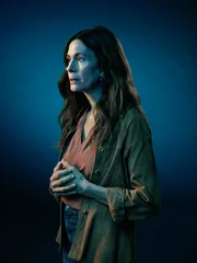 Jessica Hecht (Sonya Lazar).