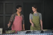 Rizwan (Arash DeMaxi, l.); Phoebe (Molly Kunz, r.)