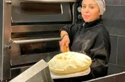 Fatma Ugurlus "Döner à la Chefin" besteht aus selbst gebackenen Brot nach Rezept ihrer Oma.
