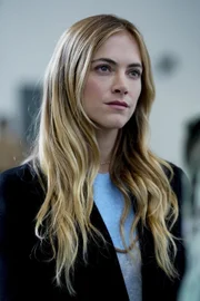 Ellie Bishop (Emily Wickersham)