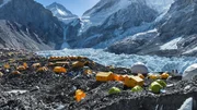 Das Basecamp am Mount Everest ist eine Zeltstadt mit 2000 Personen. Das Basecamp am Mount Everest ist eine Zeltstadt mit 2000 Personen.