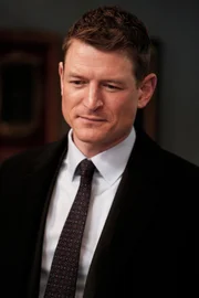 LAW & ORDER: SPECIAL VICTIMS UNIT -- "Sunk Cost Fallacy" Episode 1919 -- Pictured: Philip Winchester as Peter Stone -- (Photo by:Peter Kramer/NBC)