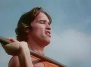 Arnold Schwarzenegger trainiert am Venice Beach.