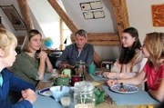 V.li.: Tim (Noah Boehm), Helena (Julia Jäger), Philip (Heikko Deutschmann), Leo (Phillis Lara Lau) und Nelly (Jule-Marlen Schuck)