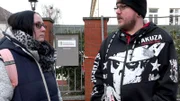 Maik und Janett haben einen Termin beim Sozialamt, weil die Kindergeldauszahlung neu beantragt werden muss.