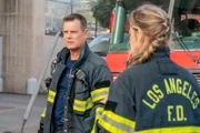 Peter Krause (Bobby Nash).