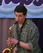 Geoff Schwartz (Sam Lerner)
