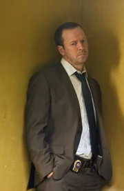 Trotz der Einwände seiner Schwester Erin kann sich Danny (Donnie Wahlberg) einfach nicht zurückhalten: Er muss den Komplizen der Brautmörder mitverhören ...