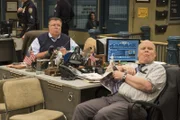 Scully (Joel McKinnon Miller, l.); Hitchcock (Dirk Blocker, r.)