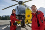 Maike Schlüter (Amelie Kiefer) ist die Neue im Team von Hans' (Heiko Ruprecht) Bergretter-Team.