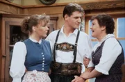 Second and third from the left: Hans Reinhofer, Trachtler (Winfried Frey),  Vroni (Barbara Kutzer)