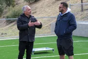 Cesar Millan (l.); Conrad (r.)