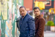 Odafin Tutuola (l. Ice-T) und Joe Velasco (r. Octavio Pisano)