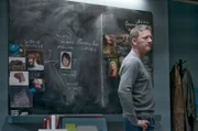 Shetland-Ermittler Jimmy Perez (Douglas Henshall) muss den 23 Jahre zurückliegenden Mordfall an Lizzie Kilmuir wieder aufrollen. Nach einem Urteil des Berufungsgerichts kommt der damals geständige Thomas Malone wieder auf freien Fuß. Anders als sein hoch angesehener Vorgänger Drew McColl ist Perez nicht von Malones Schuld überzeugt.