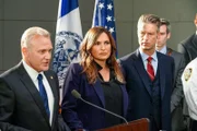 V.l.: Tommy McGrath (Terry Serpico), Olivia Benson (Mariska Hargitay), Dominick Carisi Jr. (Peter Scanavino)    +++