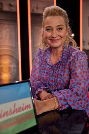 Constanze Lindner moderiert die Sendung "Vereinsheim Schwabing".